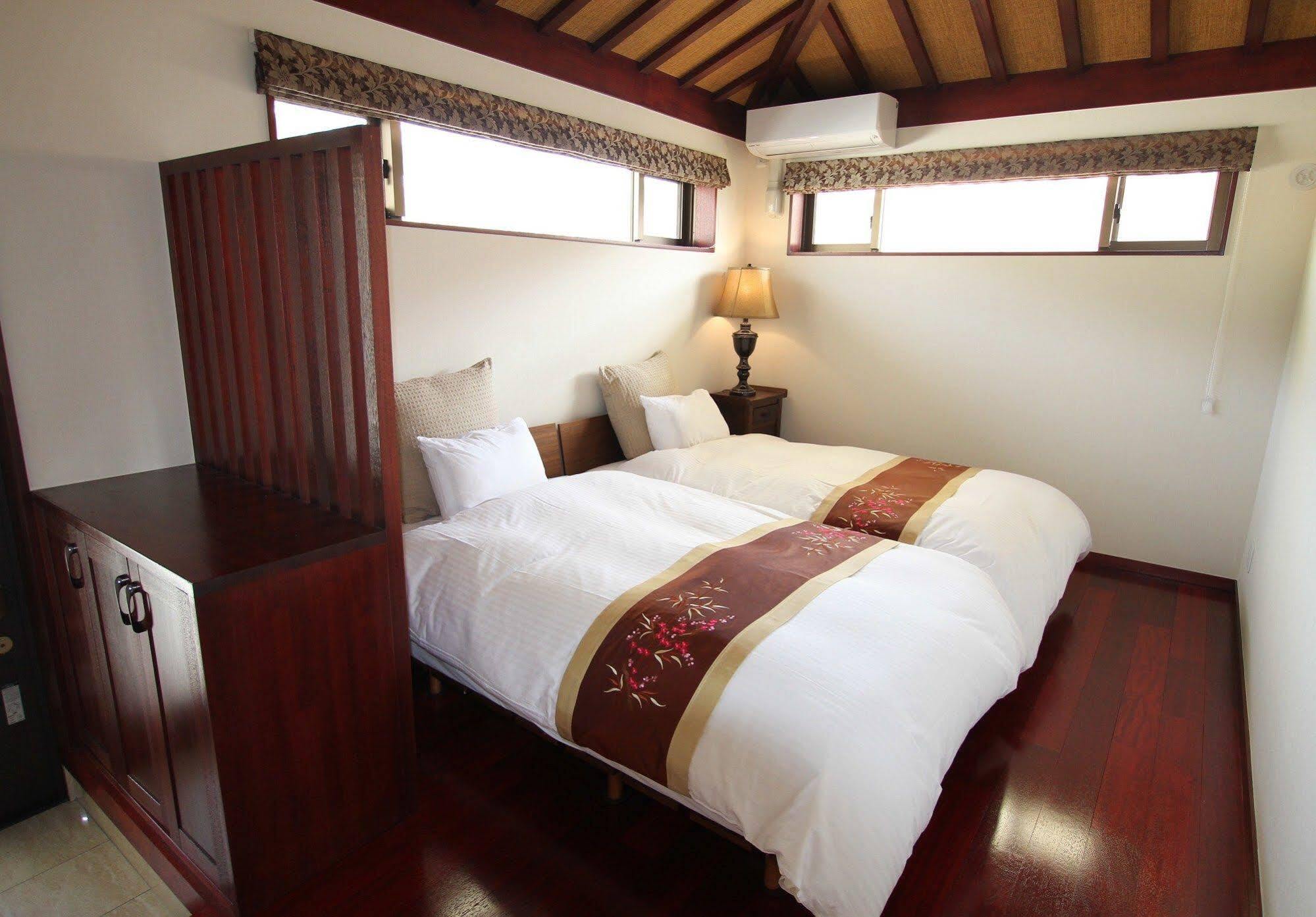 Hotel Ocean Hills Kouri Nakijin Exterior foto